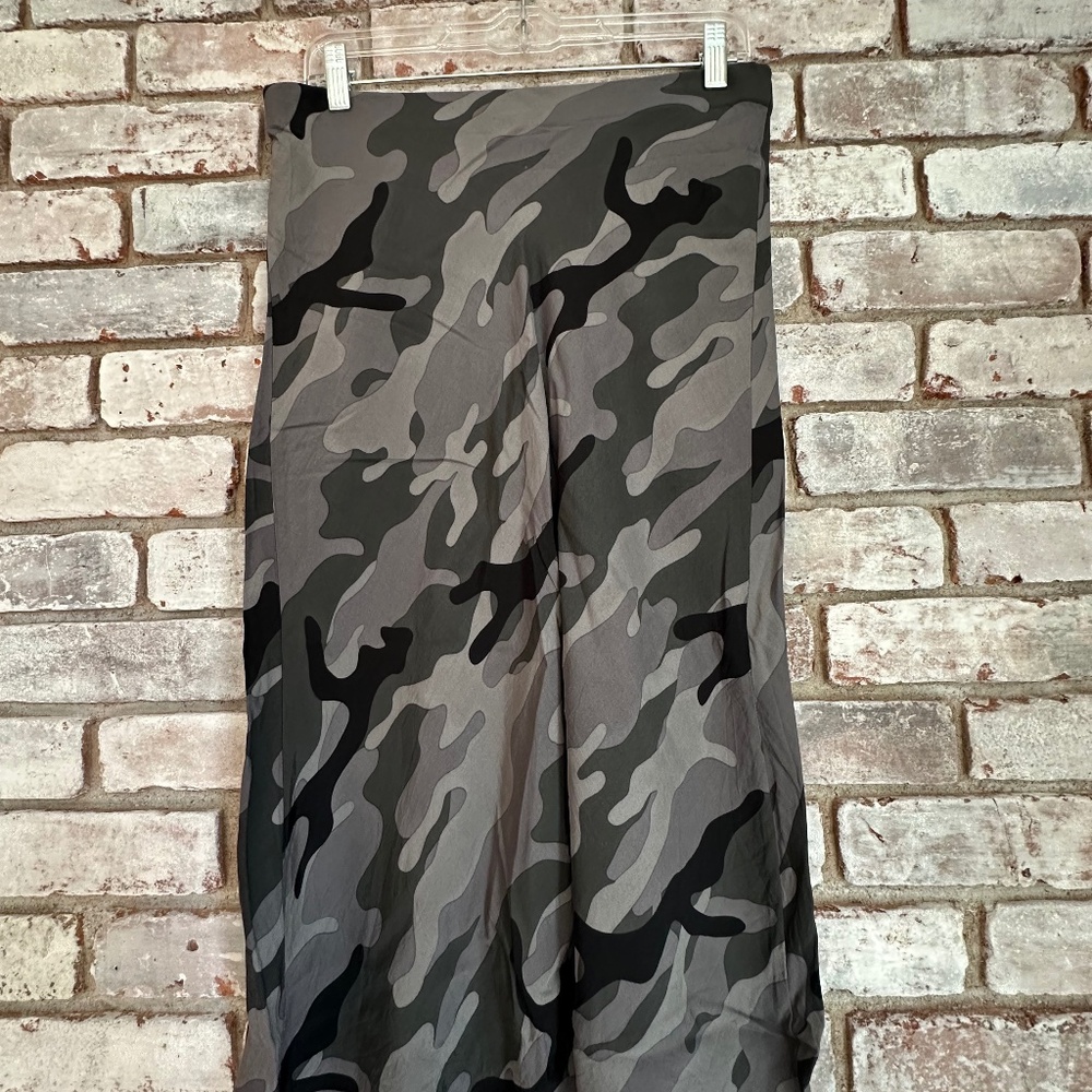 Time and Tru Camouflage skirt